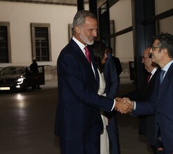 Sus Majestades los Reyes saludados por el ministro de la Presidencia, Relaciones con las Cortes y Memoria Democrática, Felix Bolaños