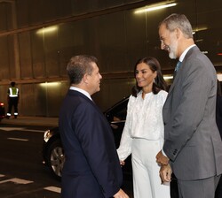 Sus Majestades los Reyes fueron recibidos por el presidente de la Junta de Comunidades de Castilla-La Mancha, Emiliano García-Page