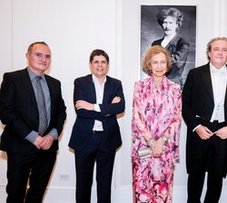 Doña Sofía junto a los artistas del concierto "A celebration of Spanish Music"