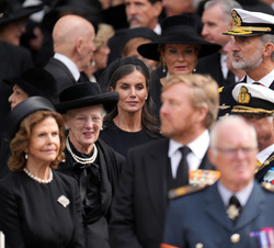 Don Felipe y Doña Letizia tras finalizar el funeral de Estado de la Reina Isabel II en la Abadía de Westminster de Londres