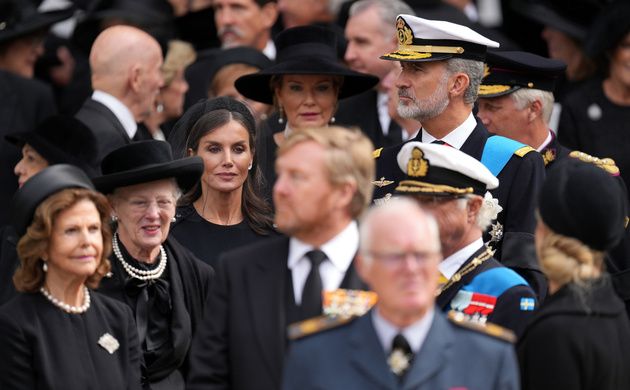 Don Felipe y Doña Letizia tras finalizar el funeral de Estado de la Reina Isabel II en la Abadía de Westminster de Londres