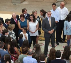 El Rey en un momento de la audiencia con los alumnos premiados