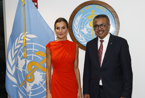 Su Majestad la Reina junto al Director General de OMS, Tedros Ghebreyesus