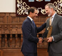 Su Majestad el Rey hace entrega del Galardón “Camino Real” a Rafael Nadal
