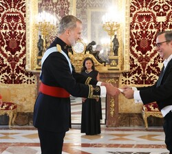 Su Majestad el Rey recibió en el Palacio Real de Madrid las Cartas Credenciales del embajador de la República de Panamá, Allen Jackson Sellers Lara