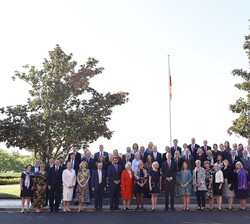 Su Majestad el Rey con los miembros de la delegación de la Mount Vernon Ladies’ Association