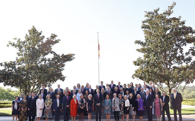 Su Majestad el Rey con los miembros de la delegación de la Mount Vernon Ladies’ Association