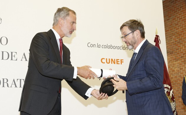 Su Majestad el Rey entrega de la VIII edición del Premio Jaime Fernández de Araoz de Finanzas Corporativas a Lucian Bebchuk