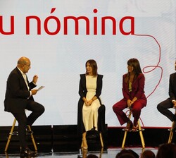 Panel sobre las actividades que realizan las ONG, en el que intervinieron la directora y fundadora Mamás en Acción, Majo Gimeno; la directora de APRAM