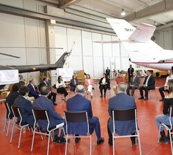 Doña Letizia durante la reunión con representantes del profesorado, empresarios, sindicatos y alumnos