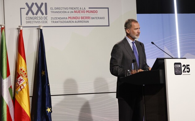 Su Majestad el Rey durante su intervención en el auditorio del Bilbao Exhibition Centre