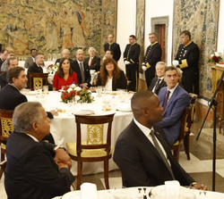 Su Majestad el Rey durante su intervención previa al almuerzo con los patronos del Instituto Cervantes y embajadores iberoamericanos acreditados en Es