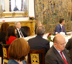 Su Majestad el Rey durante su intervención previa al almuerzo con los patronos del Instituto Cervantes y embajadores iberoamericanos acreditados en Es