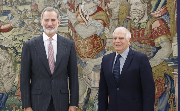 Su Majestad el Rey junto al alto representante de la Unión para Asuntos Exteriores y Política de Seguridad y vicepresidente de la Comisión Europea, Jo