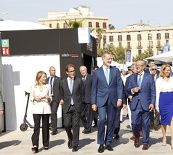 Recorrido del Rey por el Moll d’Espanya