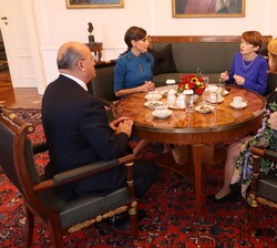 Doña Letizia durante el encuentro que mantuvo con la Sra. Elke Büdenbender