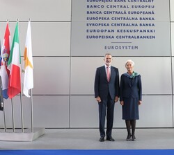 Fotografía oficial de Su Majestad el Rey y la presidenta del Banco Central Europeo, Christine Lagarde