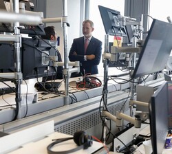 Imagen de Don Felipe en un momento de la visita al Banco Central Europeo