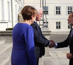 Su Majestad el Rey recibe el saludo de Su Excelencia el presidente de la República Federal de Alemania, Frank-Walter Steinmeier