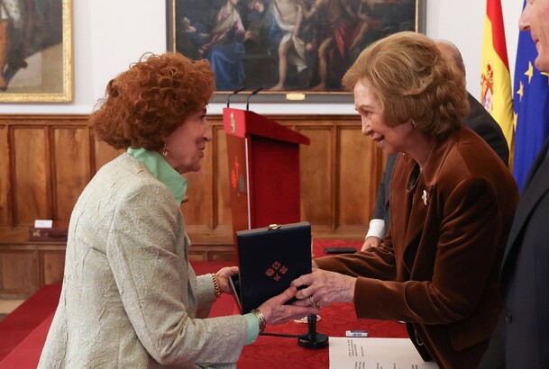 Doña Sofía entrega a Carmen Iglesias el Premio Órdenes Españolas 2022