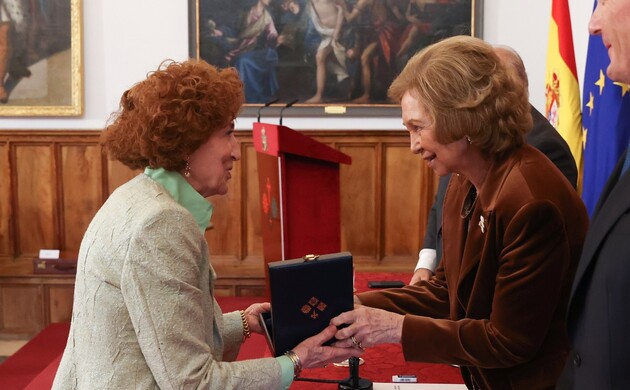 Doña Sofía entrega a Carmen Iglesias el Premio Órdenes Españolas 2022