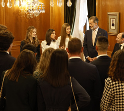 La Familia Real conversa con los ganadores de los premios “Fin de Carrera 2021” de la Universidad de Oviedo 