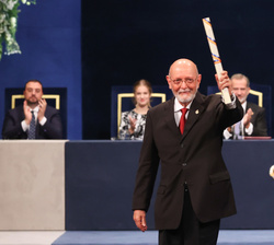 El Premio Princesa de Asturias de Ciencias Sociales 2022, Eduardo Matos, tras la entrega del galardón