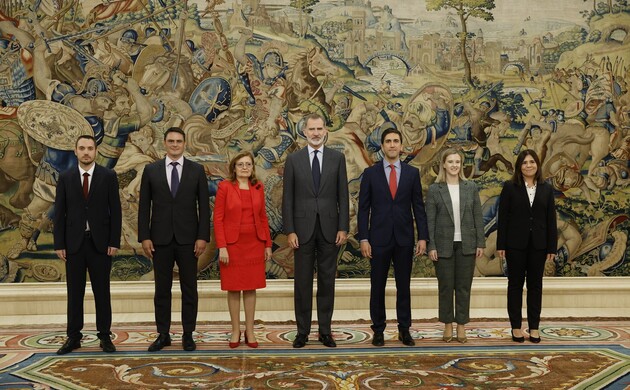 Don Felipe junto a las tres últimas promociones del Cuerpo Superior de Actuarios, Estadísticos y Economistas de la Administración de la Seguridad Soci