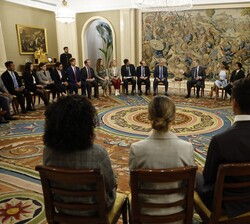 Audiencia de Su Majestad el Rey a los participantes en el XIII programa para el fortalecimiento de la Función Pública en América Latina