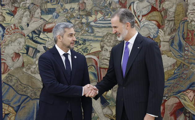 Su Majestad el Rey recibe el saludo del Presidente de la República del Paraguay, Mario Abdo Benítez