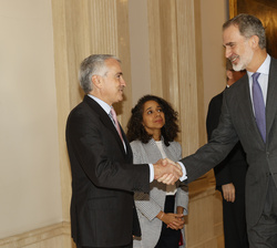 Su Majestad el Rey recibe el saludo del subsecretario de Asuntos Exteriores, Unión Europea y Cooperación, Luis Manuel Cuesta Civis