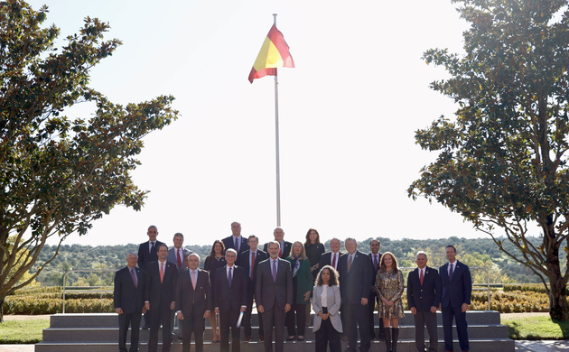 Fotografía de grupo de Su Majestad el Rey con los congresistas de los Estados Unidos de América participantes en el Congreso “Transatlantic Capital to