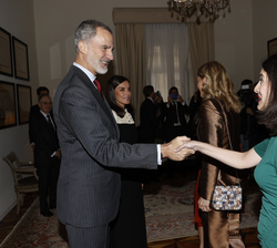 Sus Majestades los Reyes reciben el saludo de la colectividad española residente en Croacia
