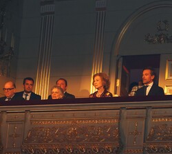 Su Majestad la Reina Doña Sofía, acompañada de Su Alteza Real la Princesa Doña Irene, en el Palco Real