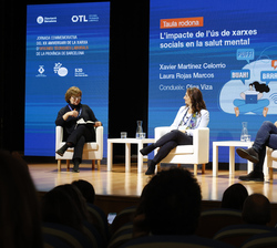 Momento del diálogo "El impacto del uso de las redes sociales en la salud mental"