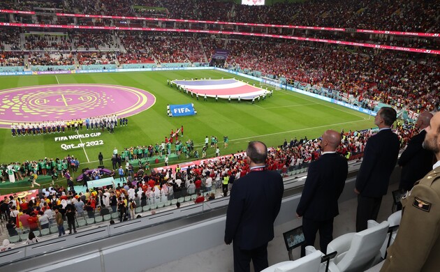 Vista del estadio desde el palco en un momento de la interpretación de los himnos nacionales