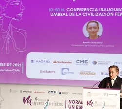 Conferencia «En el umbral de la civilización feminista» impartida por la catedrática de Filosofía Moral y Política, Amelia Valcárcel