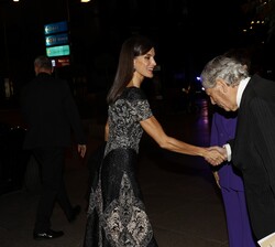 Su Majestad la Reina recibida por el secretario general de la Asociación de Periodistas Europeos (APE), Miguel Ángel Aguilar