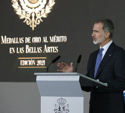 Su Majestad el Rey durante su intervención en la entrega de las Medallas de Oro al Mérito en las Bellas Artes 2021
