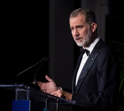 Su Majestad el Rey dirige unas palabras en la cena de gala del centenario del Master of Science in Foreign Service (MSFS)