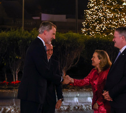 Su Majestad el Rey recibe el saludo de la vicepresidenta primera del Gobierno y ministra de Asuntos Económicos y Transformación Digital, Nadia Calviño