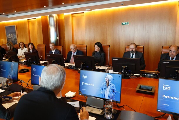 Doña Letizia preside la reunión del Patronato de la Fundación FAD Juventud