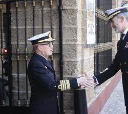 Su Majestad el Rey es recibido por el almirante jefe de Estado Mayor de la Armada, almirante general Antonio Martorell Lacave