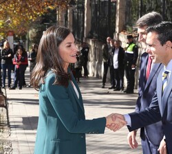 Su Majestad la Reina recibida por el alcalde de Granada, Francisco Cuenca