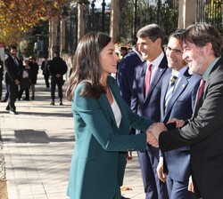 Su Majestad la Reina recibida por el director del Instituto Cervantes, Luis García Montero