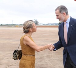 Su Majestad el Rey recibido por la vicepresidenta segunda del Gobierno y ministra de Trabajo y Economía Social, Yolanda Díaz
