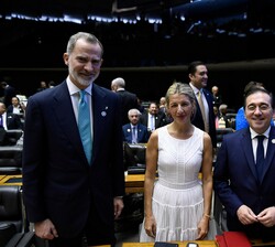 Don Felipe en Plenario de la Cámara de los Diputados acompañado por la vicepresidenta segunda del Gobierno y ministra de Trabajo y Economía Social, y 