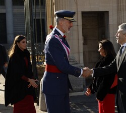 Su Majestad el Rey recibe el saludo del ministro del Interior, Fernando Grande-Marlaska Gómez