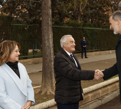 Su Majestad el Rey recibe el saludo del presidente de las Cortes de Aragón, José Javier Sada
