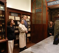 Don Felipe y Doña Letizia durante la visita